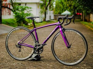 Женский велосипед Trek Émonda ALR 5 Disc Women&#8217;s - обзор модели, характеристики и отзывы - захватывающая легкость и надежность на каждом километре