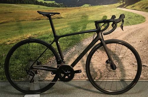 Шоссейный велосипед Giant TCR Advanced 2 Disc SE - подробный обзор новейшей модели велосипеда с дисковыми тормозами от признанного лидера рынка - особенности, технические характеристики, обзоры пользователей