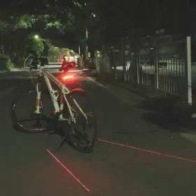 Велосипедная дорожка с лазерами - инновационное решение для безопасности и комфорта на дорогах