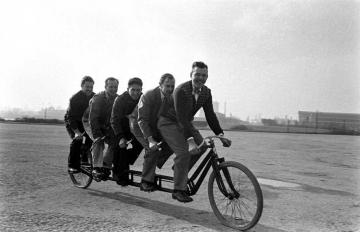 Диковинные велосипеды из прошлого - удивительные экземпляры велосипедов, которые запомнились своей необычной конструкцией и дизайном