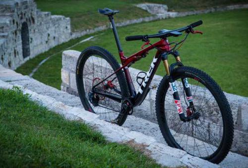 Двухподвесный велосипед Trek Supercaliber 9.8 XT - подробный обзор модели, особенности, технические характеристики и отзывы пользователей